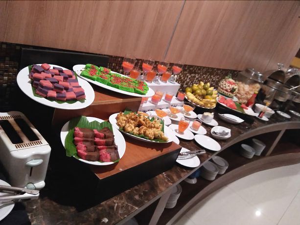 Imagen del bar/restaurante del Hotel Hotel Mariat Sorong. Foto 3
