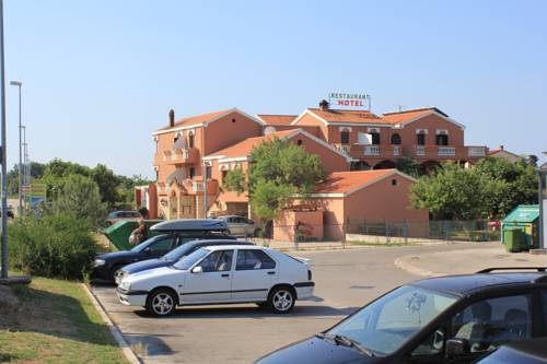 Imagen general del Hotel Hotel Marinko. Foto 2