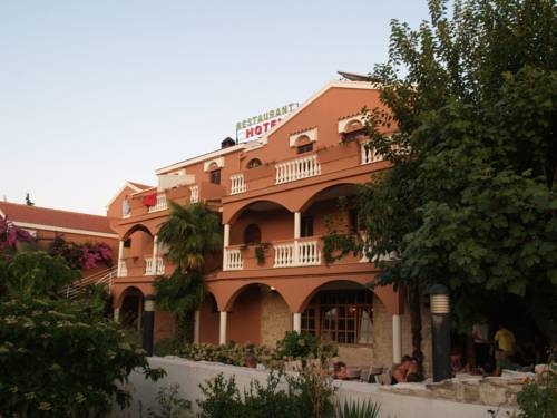 Imagen general del Hotel Hotel Marinko. Foto 13