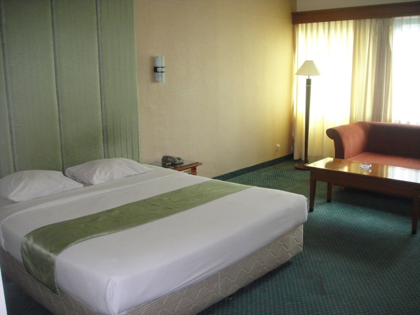 Imagen de la habitación del Hotel Hotel Mega Cikini. Foto 11