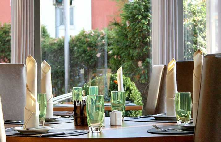 Imagen del bar/restaurante del Hotel Hotel Mercator Itzehoe-Klosterforst. Foto 3