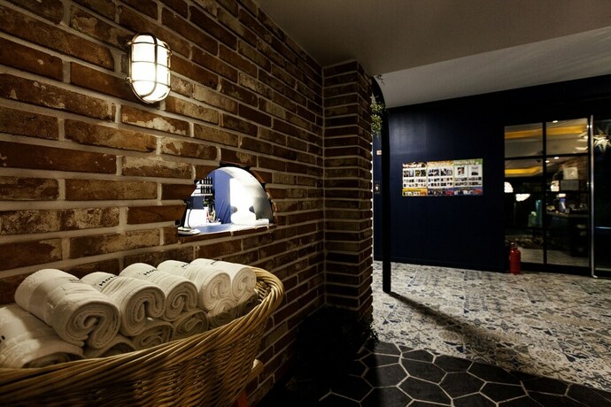 Imagen de los interiores del Hotel Hotel Merci. Foto 34