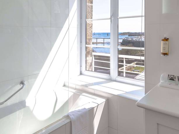 Imagen de la habitación del Hotel Hotel Mercure Roscoff Bord de Mer. Foto 15