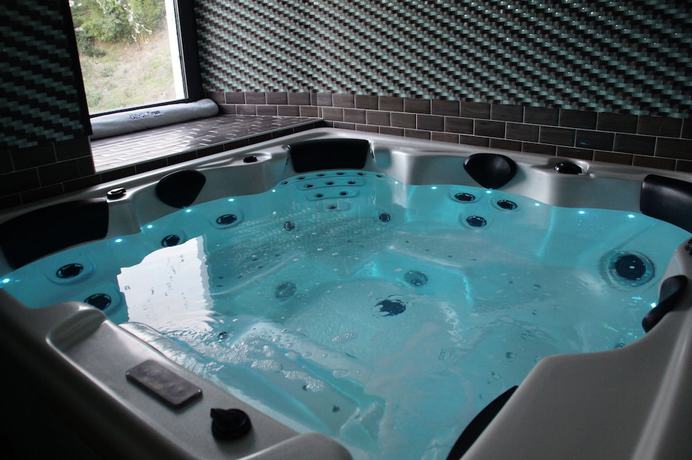 Imagen de la piscina del Hotel Hotel Mercure Villeneuve sur Lot Le Moulin de Madame. Foto 19