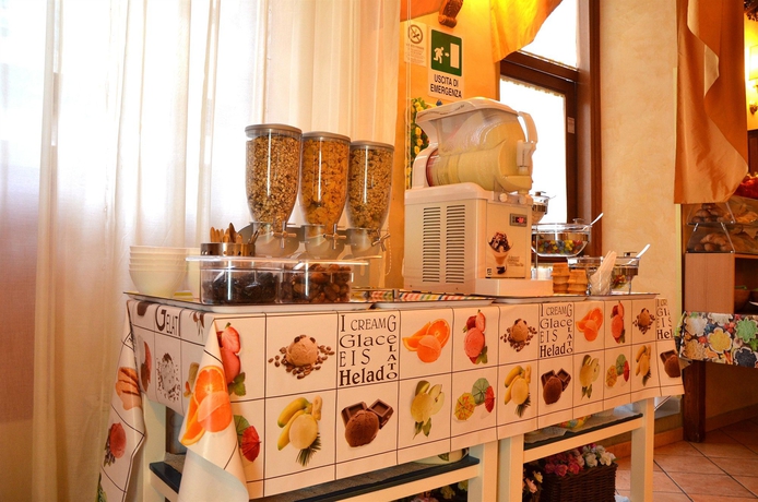 Imagen del bar/restaurante del Hotel Hotel Mia Cara. Foto 5