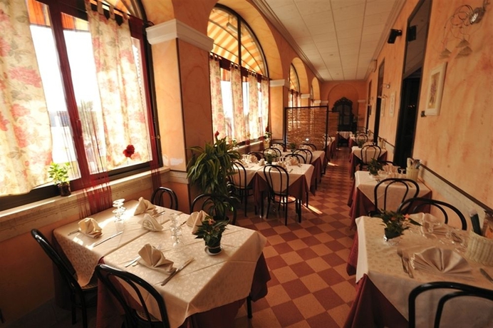 Imagen del bar/restaurante del Hotel Hotel Miramare. Foto 4