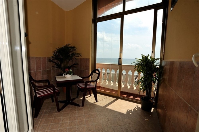 Imagen de los interiores del Hotel Hotel Miramare. Foto 11