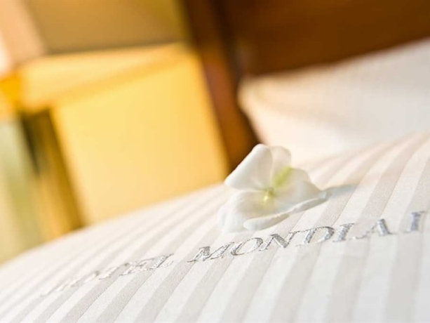 Imagen de la habitación del Hotel Hotel Mondial am Kurf&uuml;rstendamm. Foto 5