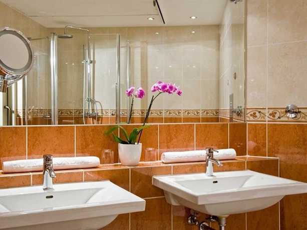 Imagen de la habitación del Hotel Hotel Mondial am Kurf&uuml;rstendamm. Foto 17