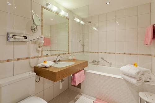 Imagen general del Hotel Hotel Montfort. Foto 12