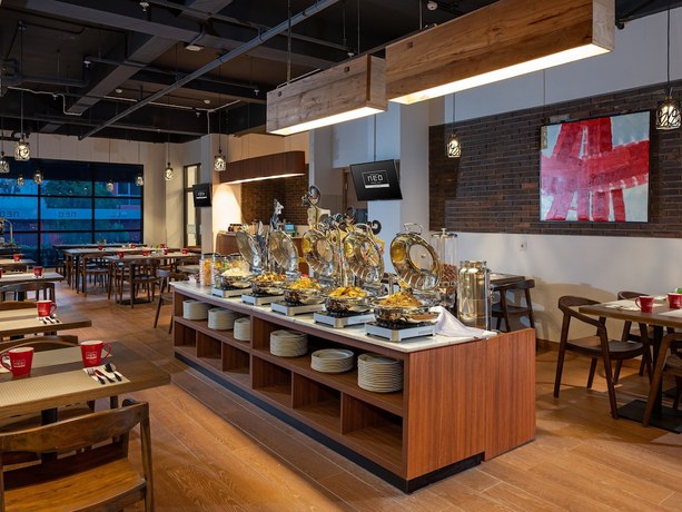 Imagen del bar/restaurante del Hotel Hotel Neo Gading Solo. Foto 5
