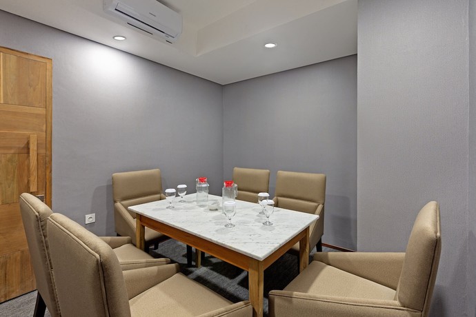 Imagen de los interiores del Hotel Hotel Neo Gading Solo. Foto 13