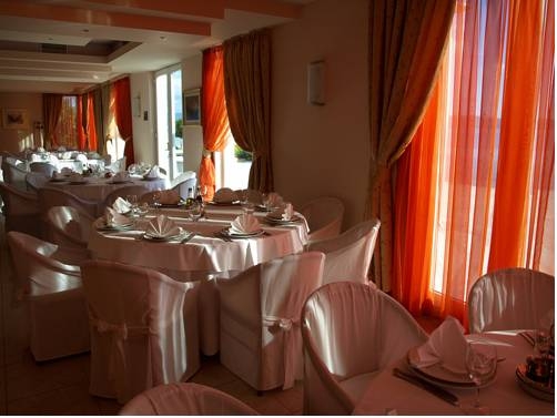 Imagen general del Hotel Hotel Neva. Foto 13