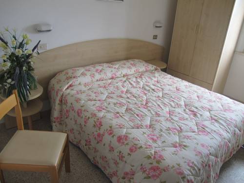 Imagen de la habitación del Hotel Hotel Niagara. Foto 10