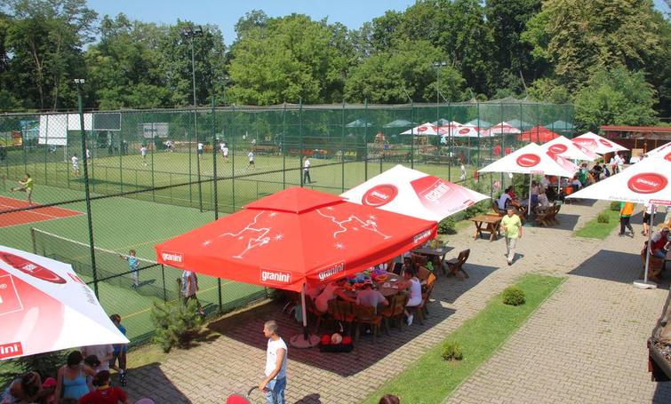 Imagen de los exteriores del Hotel Hotel Nicky. Foto 4