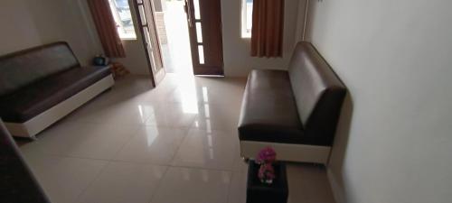 Imagen general del Hotel Hotel O Azeela Kost Syariah. Foto 11