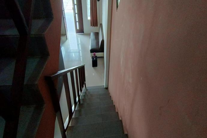 Imagen de los interiores del Hotel Hotel O Fanilly Guest House MarabahanNearJembatan Rumpiang. Foto 7