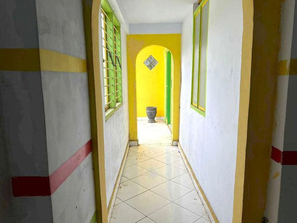 Imagen de los interiores del Hotel Hotel O Kost Gowa Near Gowa. Foto 17