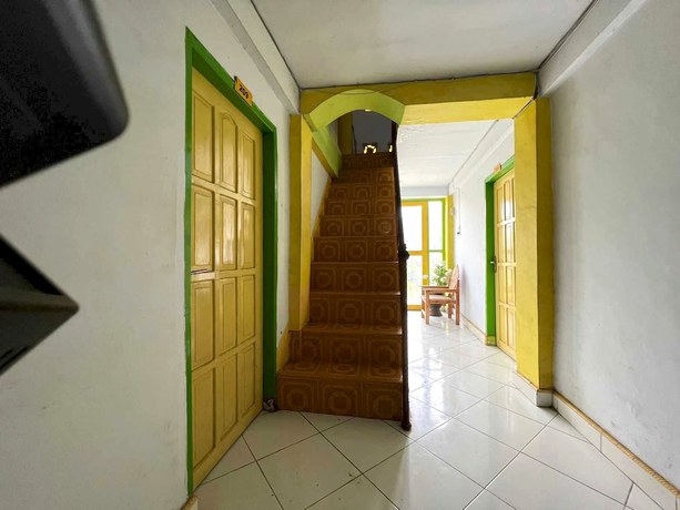 Imagen de los interiores del Hotel Hotel O Kost Gowa Near Gowa. Foto 18