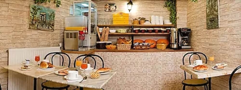 Imagen del bar/restaurante del Hotel Hotel Paris Legendre. Foto 3