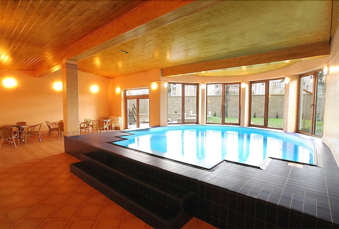 Imagen de la piscina del Hotel Hotel Pawlovnia. Foto 18