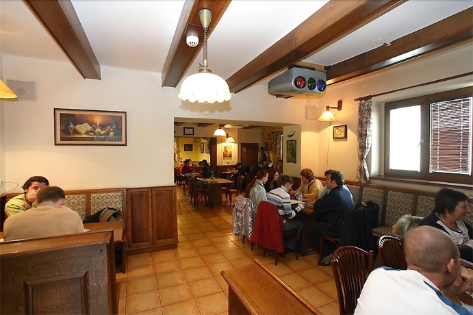 Imagen del bar/restaurante del Hotel Hotel Pawlovnia. Foto 2