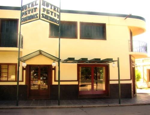 Imagen general del Hotel Hotel Petit Sierra. Foto 3