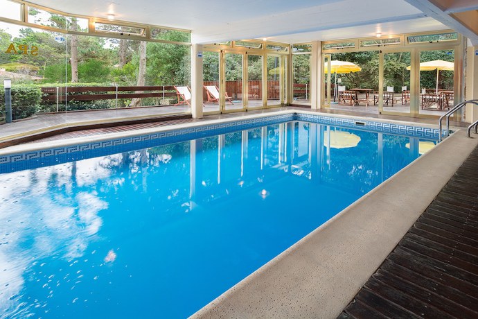 Imagen de la piscina del Hotel Hotel Piedras Doradas. Foto 16