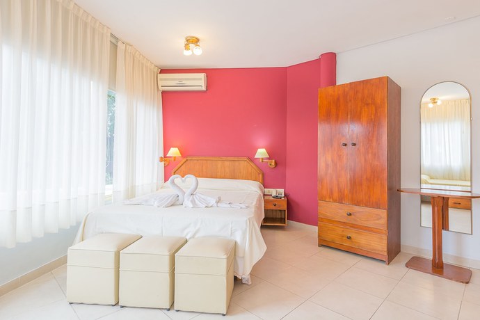 Imagen de la habitación del Hotel Hotel Piedras Doradas. Foto 8