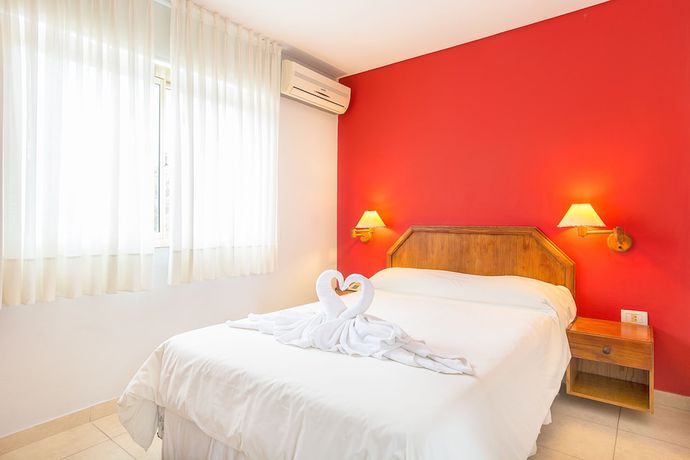 Imagen de la habitación del Hotel Hotel Piedras Doradas. Foto 10