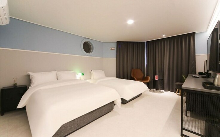 Imagen de la habitación del Hotel Hotel Pier 48. Foto 19