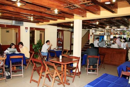 Imagen general del Hotel Hotel Plaza Alberdi. Foto 4