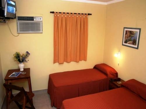 Imagen general del Hotel Hotel Plaza Alberdi. Foto 9