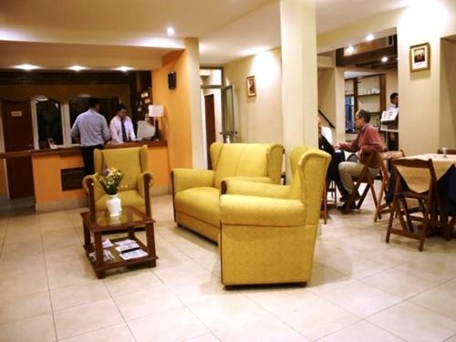 Imagen general del Hotel Hotel Plaza Alberdi. Foto 10