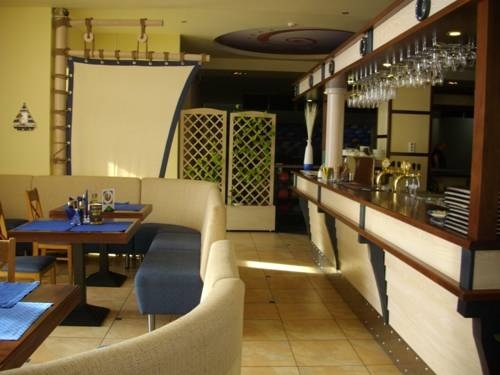 Imagen del bar/restaurante del Hotel Hotel Porto. Foto 3