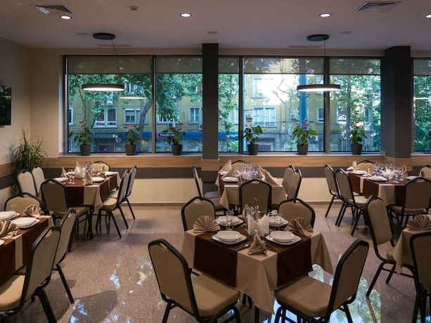 Imagen del bar/restaurante del Hotel Hotel Puldin COOP. Foto 10