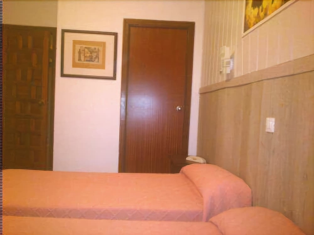 Imagen de la habitación del Hotel Hotel Real. Foto 7