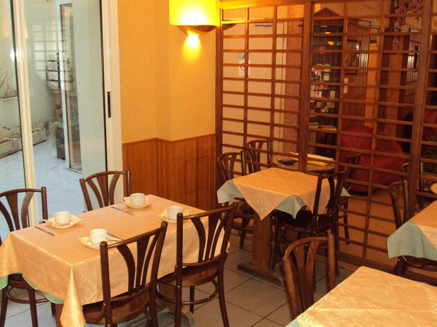 Imagen del bar/restaurante del Hotel Hotel Residence Villiers. Foto 3