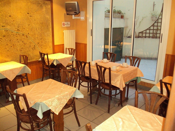 Imagen del bar/restaurante del Hotel Hotel Residence Villiers. Foto 5