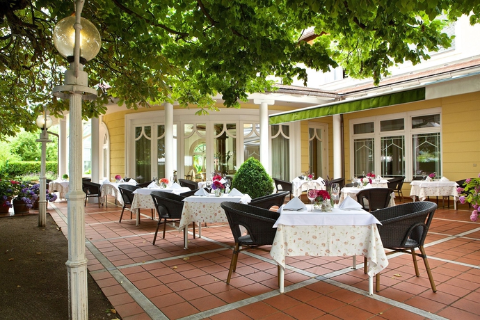 Imagen del bar/restaurante del Hotel Hotel Restaurant Dermuth. Foto 2