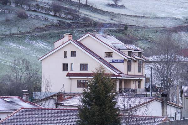 Imagen de los exteriores del Hotel Hotel Restaurante Sotres. Foto 5