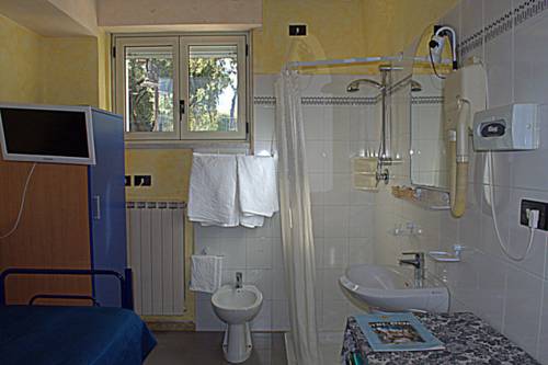 Imagen de la habitación del Hotel Hotel Roma. Foto 4