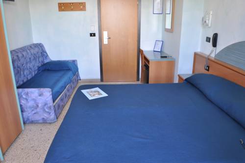 Imagen de la habitación del Hotel Hotel Roma. Foto 11