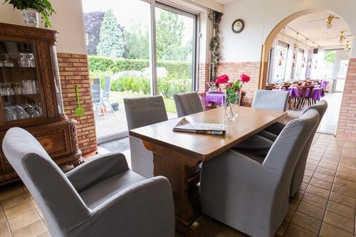 Imagen del bar/restaurante del Hotel Hotel Roo. Foto 2