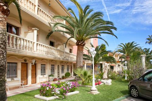 Imagen de los exteriores del Hotel Hotel Rosa. Foto 10