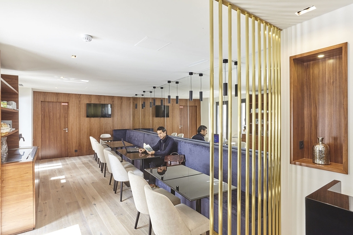 Imagen del bar/restaurante del Hotel Hotel Royal Phare. Foto 4