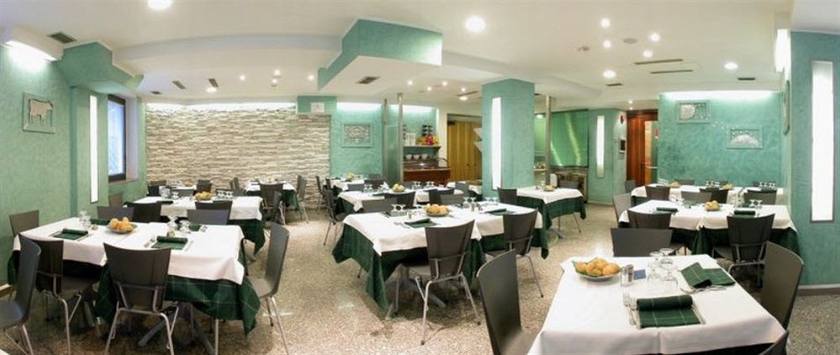 Imagen del bar/restaurante del Hotel Hotel Rudy. Foto 3