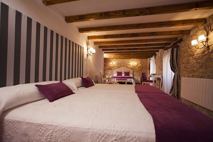 Imagen de la habitación del Hotel Hotel Rural La Torre de Bisjueces. Foto 5