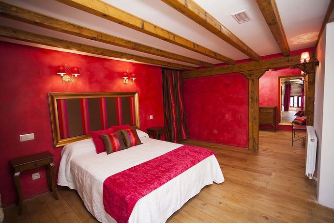 Imagen de la habitación del Hotel Hotel Rural La Torre de Bisjueces. Foto 6