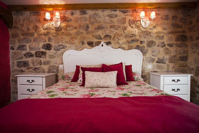 Imagen de la habitación del Hotel Hotel Rural La Torre de Bisjueces. Foto 9